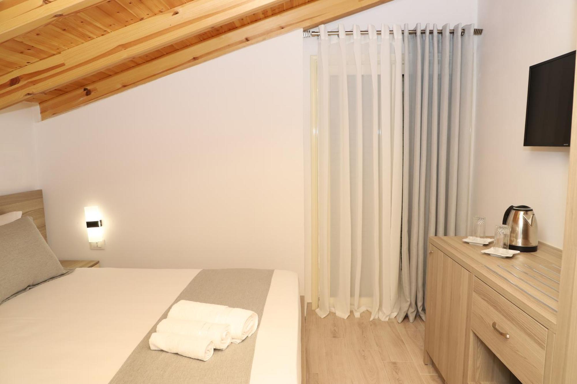Guesthouse Kazazi Μπεράτ Εξωτερικό φωτογραφία