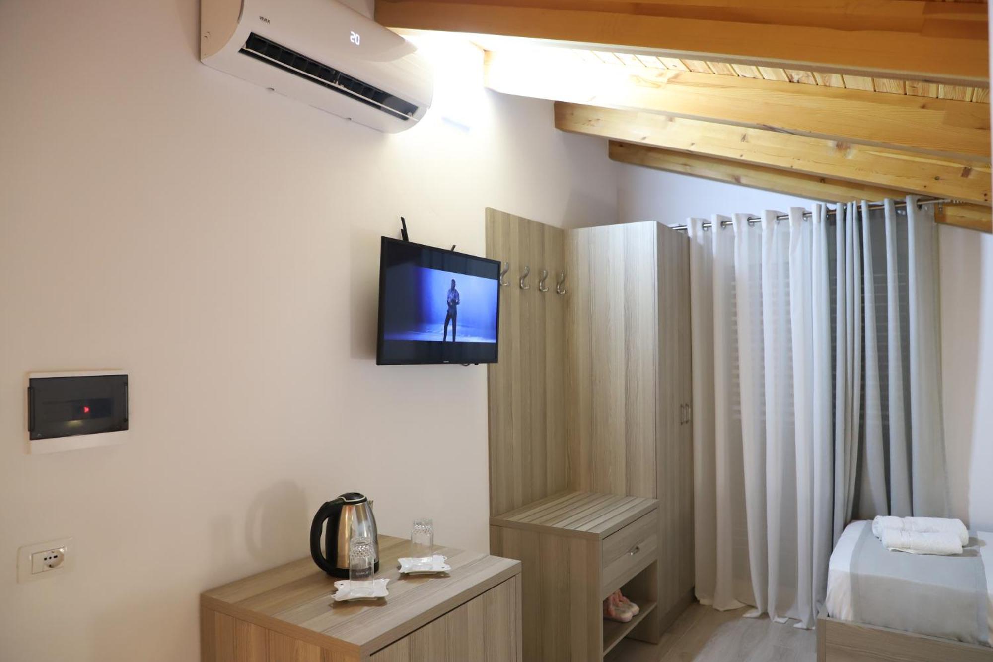 Guesthouse Kazazi Μπεράτ Εξωτερικό φωτογραφία