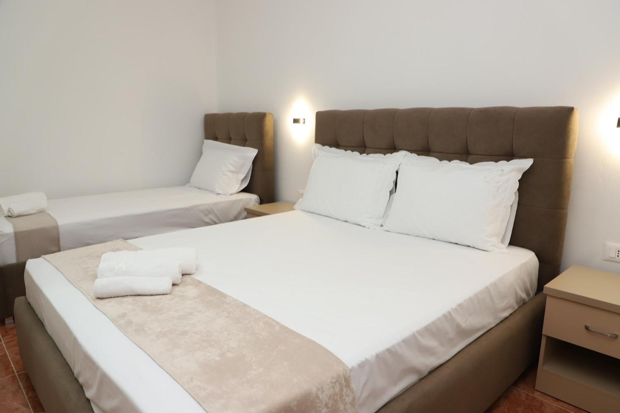 Guesthouse Kazazi Μπεράτ Εξωτερικό φωτογραφία